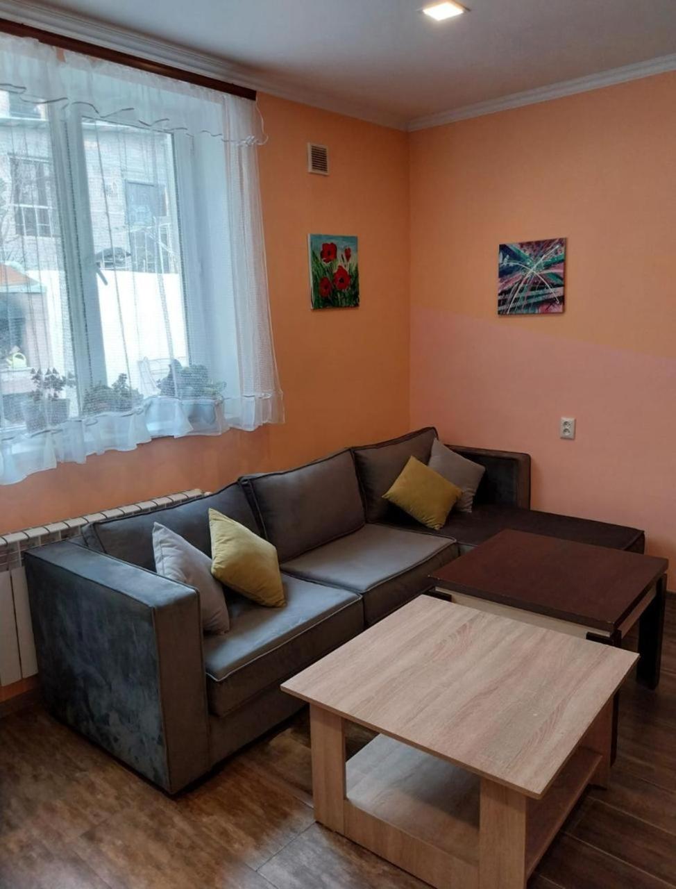 Like Home Guesthouse Erévan Extérieur photo